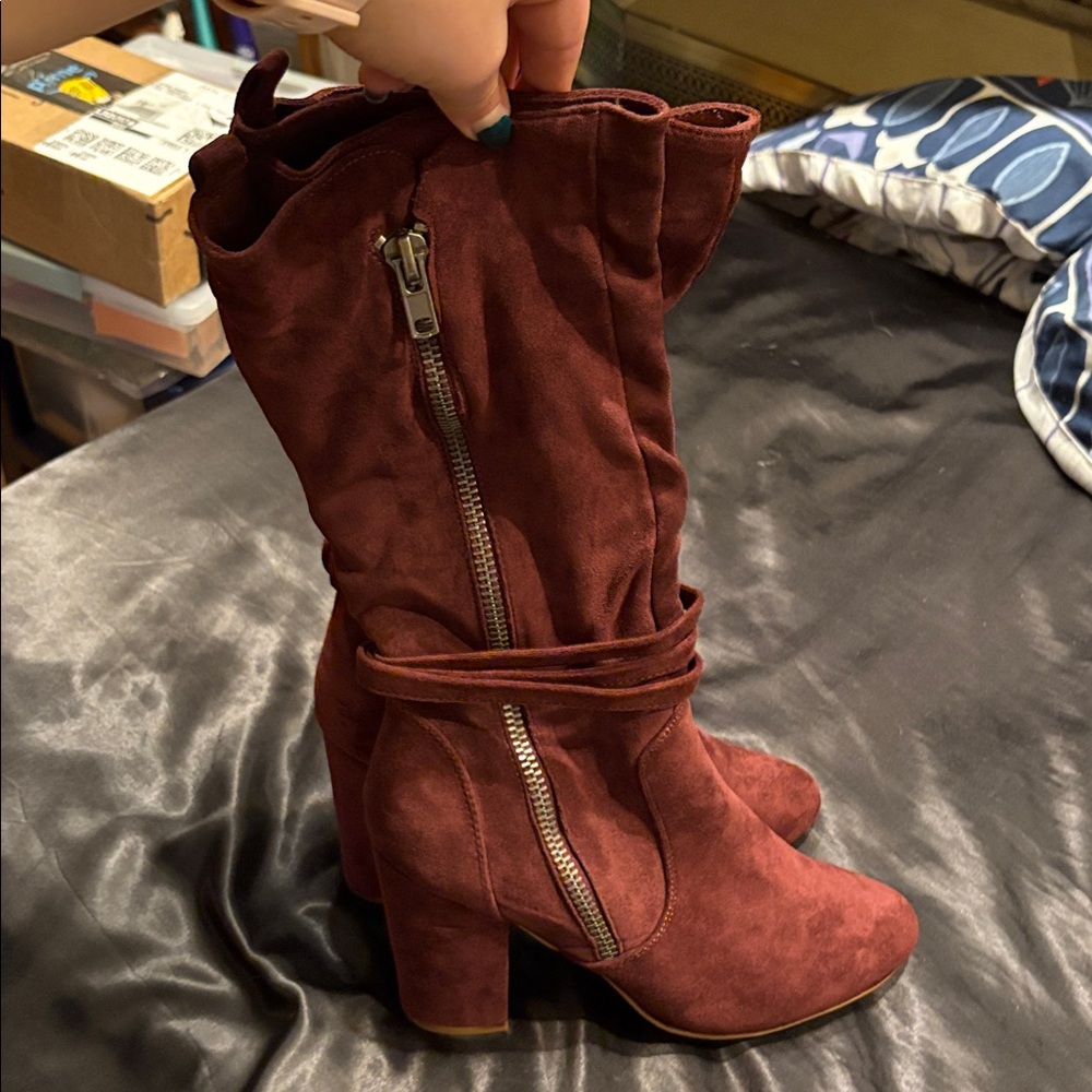 Buckle Women's Heeled Boots - Picture 4 of 5